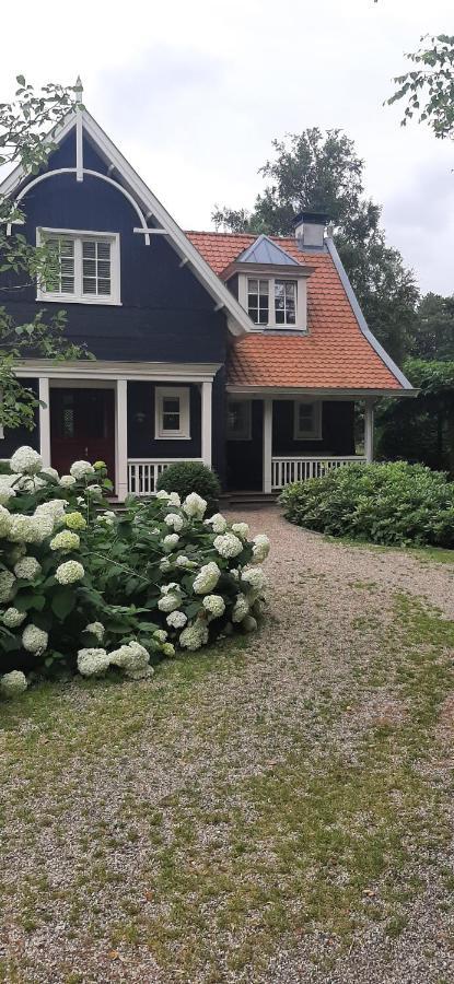 나르덴 Huize Koempoelan B&B 외부 사진