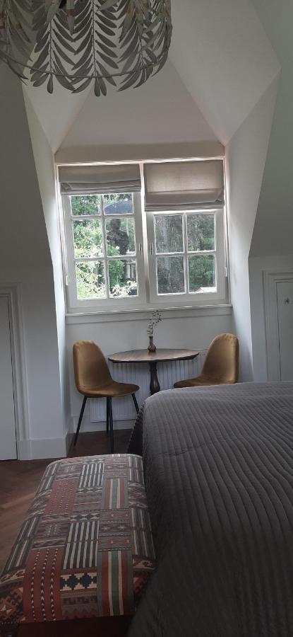 나르덴 Huize Koempoelan B&B 외부 사진